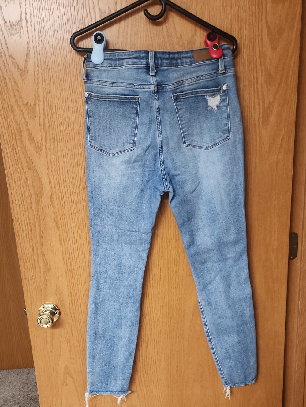 Judy Blue Light Blue Skinny Jeans with Subtle Distress 30x27 womens number 1008